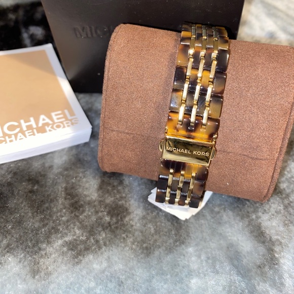Michael kors watch ⌚️ - Picture 3 of 3